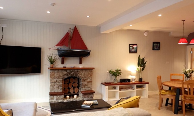 Roundstone Apartment | Ryans Roundstone Retreats Quayside Luxury Apt
