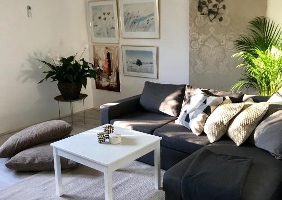 Soder Apartment | Rymlig lägenhet i avdelat hus med egen parkering