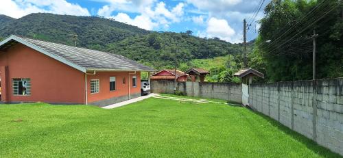 Santo Antonio do Pinhal House | Sítio Ágape