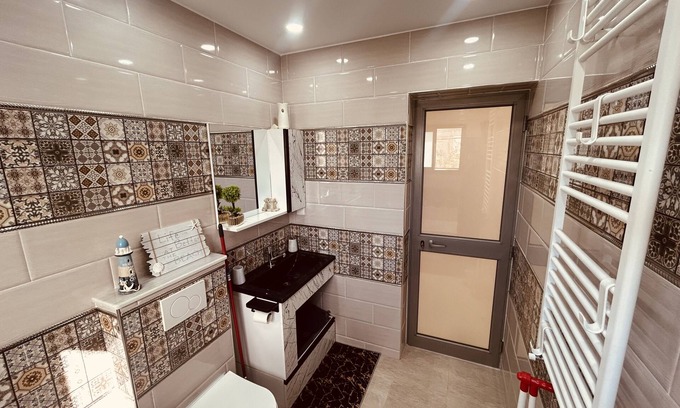 Dar Chaabane Al Fehri Apartment | S+2 Smart Home 5m drive to the Seaside with free street parking