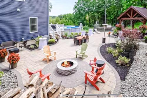 Town of Lloyd Hotel | S'mores Corner