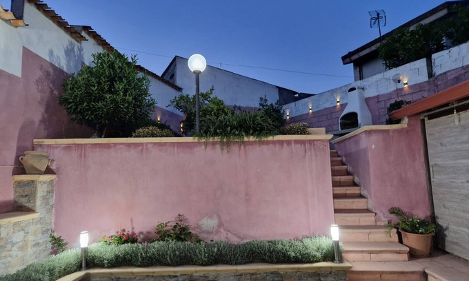 Solarussa House | Sa Domu Arrosada Close to the most beautiful beaches, out of the chaos
