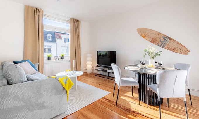 St Lorenz Apartment | Sadebo old building flair for 6 guests