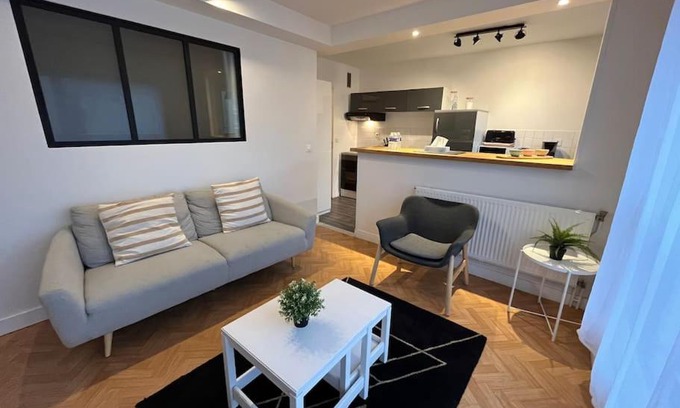 Folie-Couvrechef Apartment | Sador, Joli appt proche mémorial de Caen