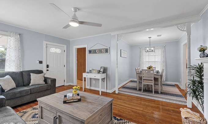 Broadmoor House | Safe, Broadmoor Haven. Spacious w/King Bed & Large Backyard
