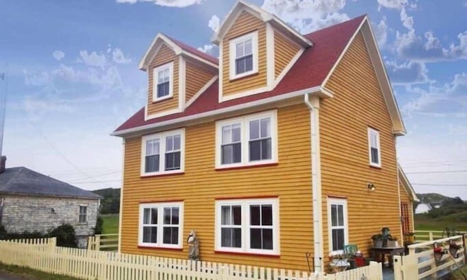 Twillingate House | Saffron House Summary