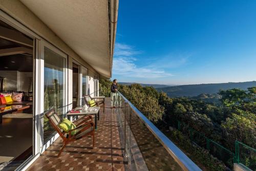 Mahabaleshwar House | SaffronStays Horizon 360, A Short Walk From Venna Lake and Mahabaleshwar Market
