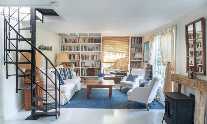 Sag Harbor Cottage | Sag Harbor Charmer - 2 Bedroom Cottage; Walk to Town