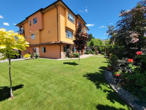 Okanagan-Similkameen Hotel | Sahara Suites
