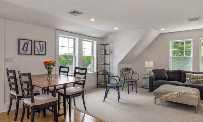 Portsmouth Apartment | Sail Loft Portsmouth - beautiful apartment near downtown.