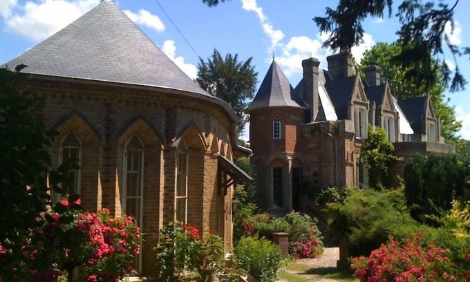 Saint-Crespin Cottage | Saint Crespin: Character house neo-Gothic architectural style revolving around the castle 15 minutes from the beaches