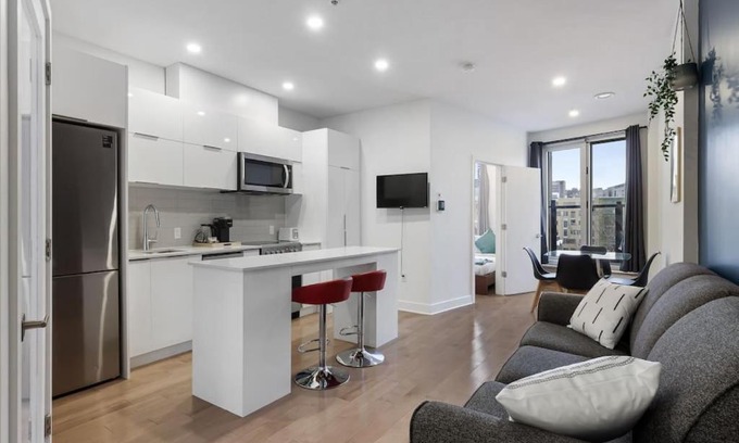 Quartier des Spectacles Apartment | Saint-Laurent Montreal