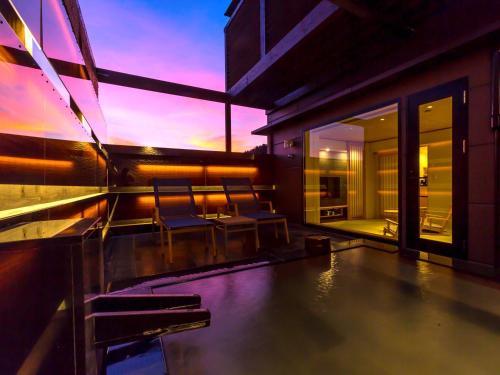 Yudanaka Shibu Onsen Hotel | Sakaeya