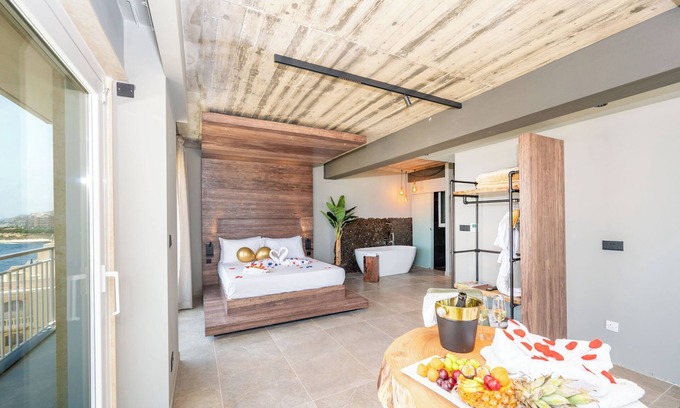 Marsalforn Apartment | Salini Suites Luxury Studio Apartments With Sea View and Bath