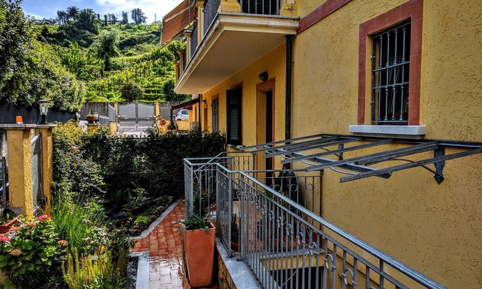 Carrara Bed & Breakfast | Sally's B&B