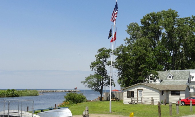 Port Ontario Cottage | Salmon River Waterfront Cottage w/available 1/2 price boat slip