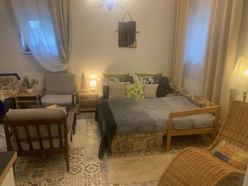 Slovenska Lupca Apartment | Samostatné FAMILY STUDIO v suteréne s terasou a záhradou