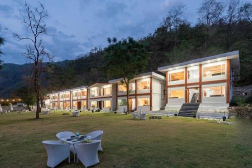 Sirala Hotel | Samsara River Resort by H2O Hospitality
