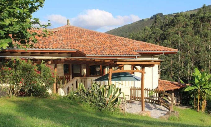 Cartes Cottage | San Cipriano, Lovely Cottage with Nice Views in Beautiful Surroundings.