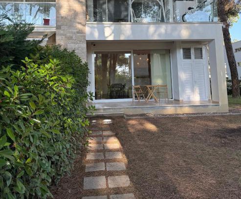 Ishem Apartment | San Pietro Yard Apartment