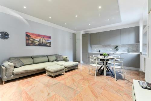Garegnano House | San Siro Ippodromo - Rho Fiera Elegant Two-story Loft