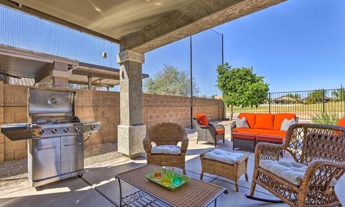 San Tan Valley House | San Tan Valley Home with Pool Access and Golf View!