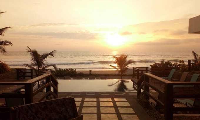 Puerto Cayo Hotel | Sanctuary Puerto Cayo Lodge