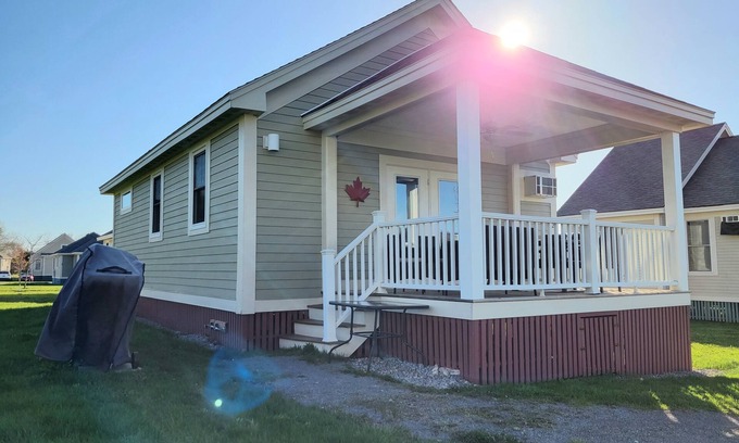 Cherry Valley Cottage | Sandbanks Cottage Resort Villa in Prince Edward County 23B