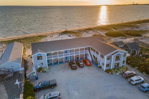 North Truro Hotel | Sandbars Inn