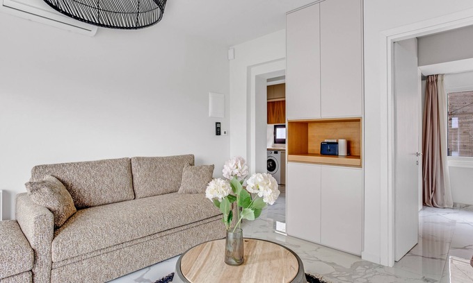 Thessaloniki Apartment | Sanders Old Port - Cute 1-Bdr Apt with Balcony