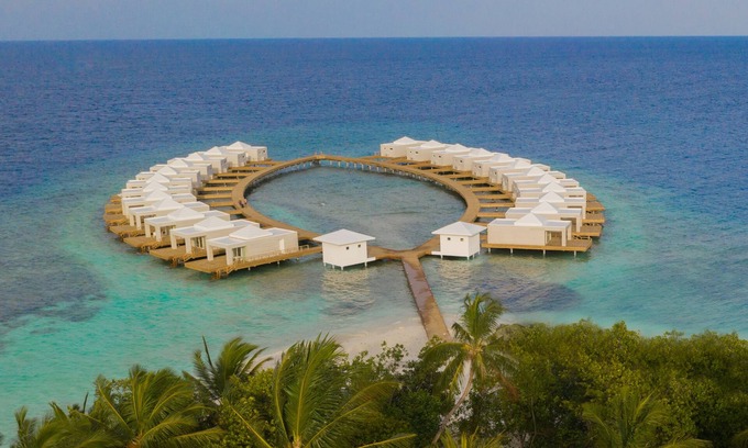 Bathala Island Hotel | Sandies Bathala