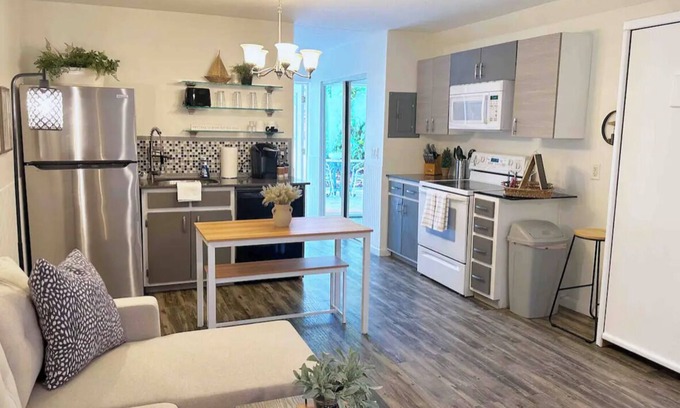 Satellite Beach Apartment | Sandpiper Cottage Near Beach
