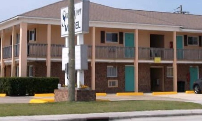 Atlantic Beach Hotel | Sandpiper Motel
