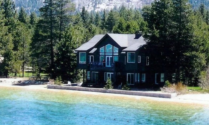 Tahoe Meadows House | Sandy Beachfront Property in Private Community close to Casinos and Ski Resort