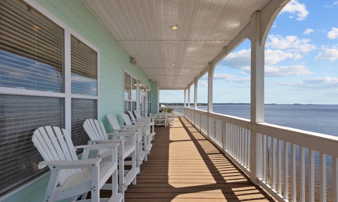 Salem House | Sandy Flounder DockOutOfServce