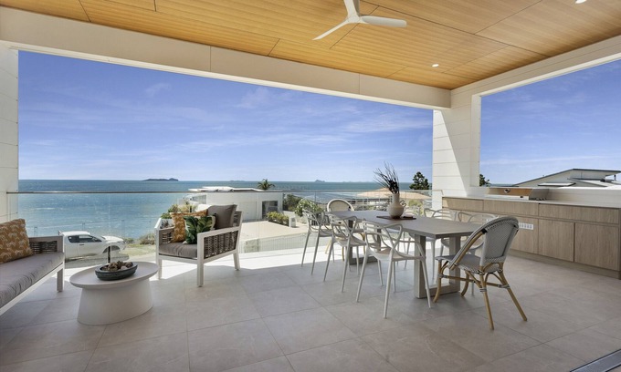 Zilzie House | Sandy Steps Beach House