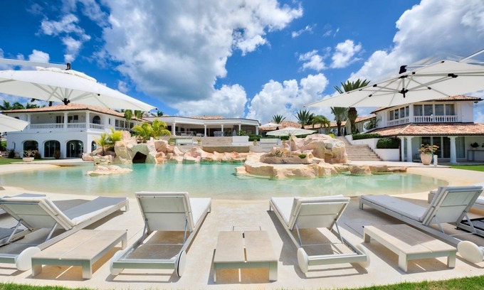 Plum Bay Villa | Sandyline (4/7 Rooms)