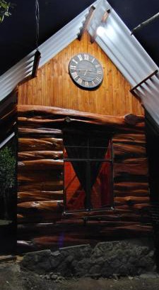 Yumbo House | sapiens house cabaña del reloj
