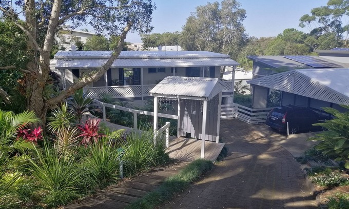Sapphire Beach Apartment | Sapphire Beach - Pet Friendly - Beach 5 Minute Walk