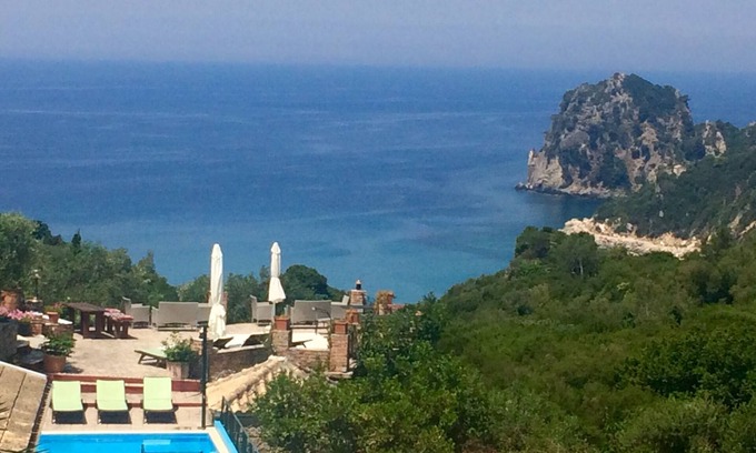 Parelia Villa | Sapphire Villa - A Piece Of Harmony And Relaxation With A Private Garden.