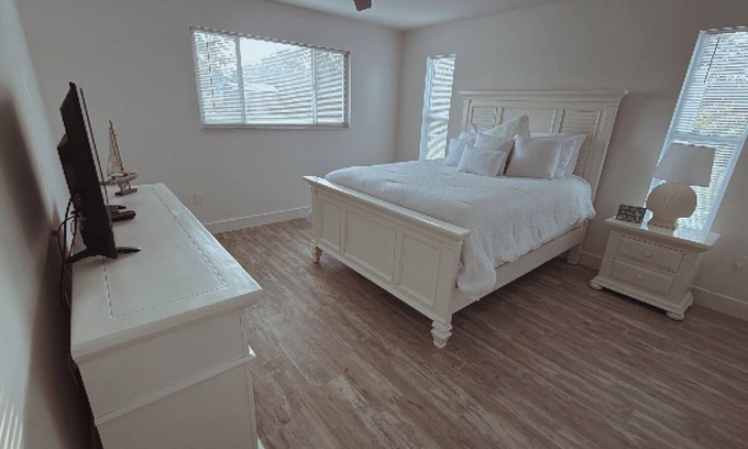 South Venice House | Sarasota Beach Home with Pool & Fire Pit - Manasota Beach
