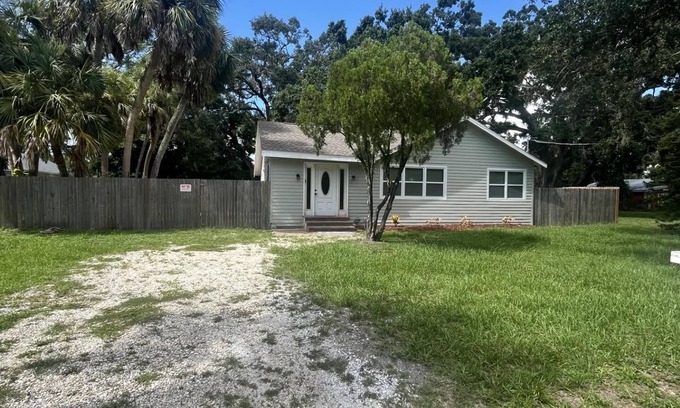 Bayou Oaks House | Sarasota Home, 3/2 with Mother-in-law suite near airport