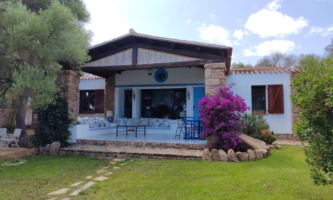 Porto Istana Villa | Sardinian villa surrounded by nature, incomparable view of Porto Istana bay