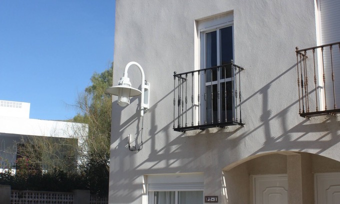 Agua Amarga House | Sargantana, where the sun lives in winter