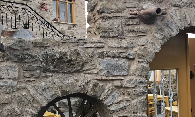 Gokceada Bed & Breakfast | SARI KEÇİ TAŞ OTEL