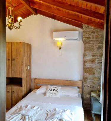 Gokceada Hotel | SARI KEÇİ TAŞ OTEL