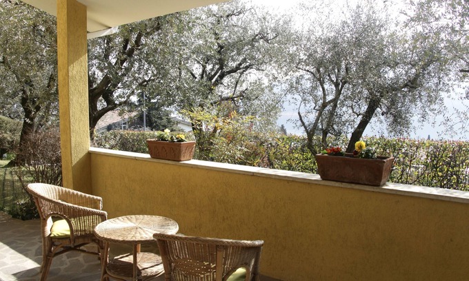 Sarnico House | Sarnico garden a few steps from the lake