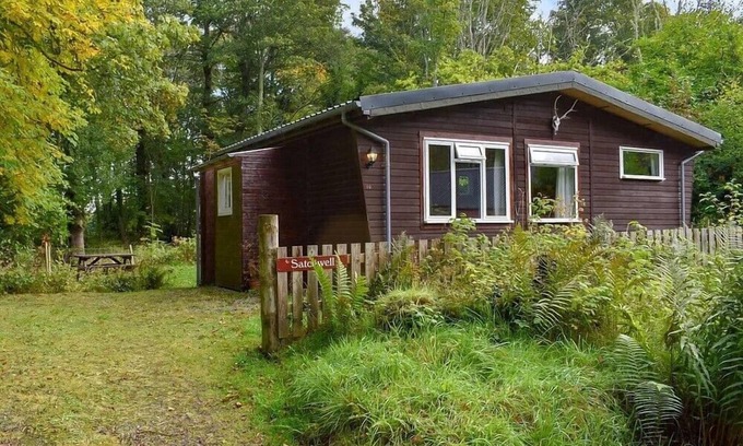 Scaniport Ski Chalet | Satchwell Chalet on Reelig Estate - Dog Friendly