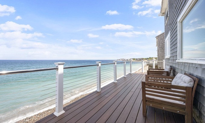 Scituate House | Save 10% on Fall Stays - Book by Nov 21!