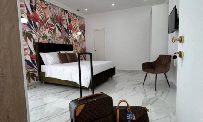 Naples Bed & Breakfast | Savior DeLuxe Rooms - Luxury Quadruple Room